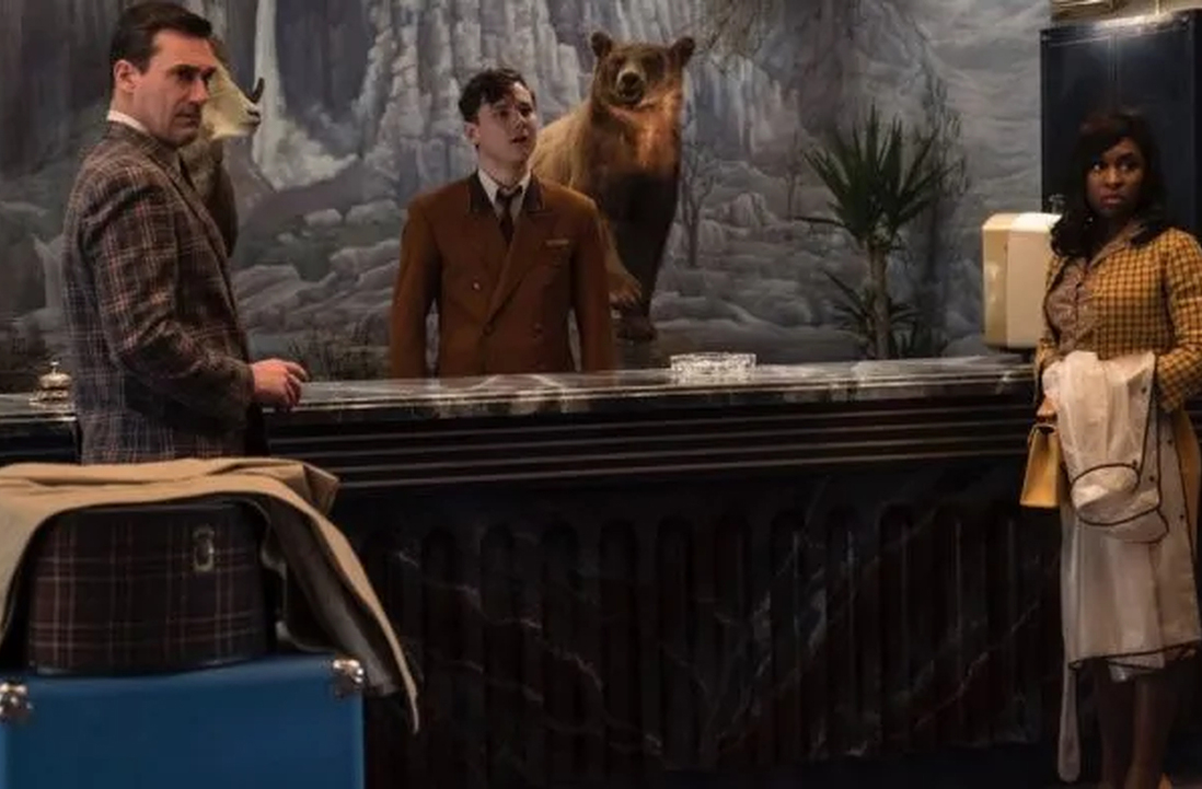 Ao brilhar em Maus Momentos no Hotel Royale, interpretando Miles Miller, ganhou indicação ao Saturn Award de Melhor Ator Coadjuvante. Isso se tornou, portanto, um divisor de águas que consolidou sua presença em Hollywood.