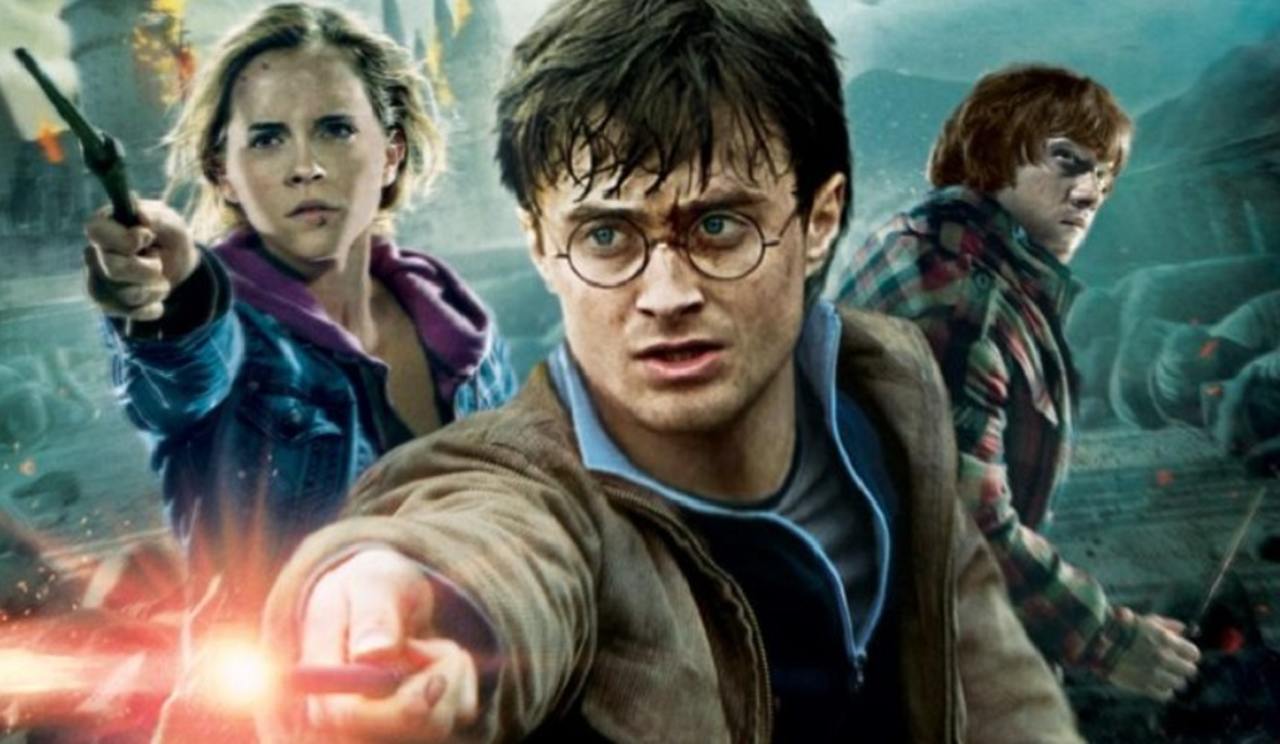 A saga de filmes de Harry Potter é uma das mais renomadas do cinema, sendo que todos os oito filmes conseguiram destaque nos cinemas e esgotaram bilheterias ao redor do mundo. No entanto, alguns são melhores do que os outros. Confira nosso ranking, do pior para o melhor de todos: 