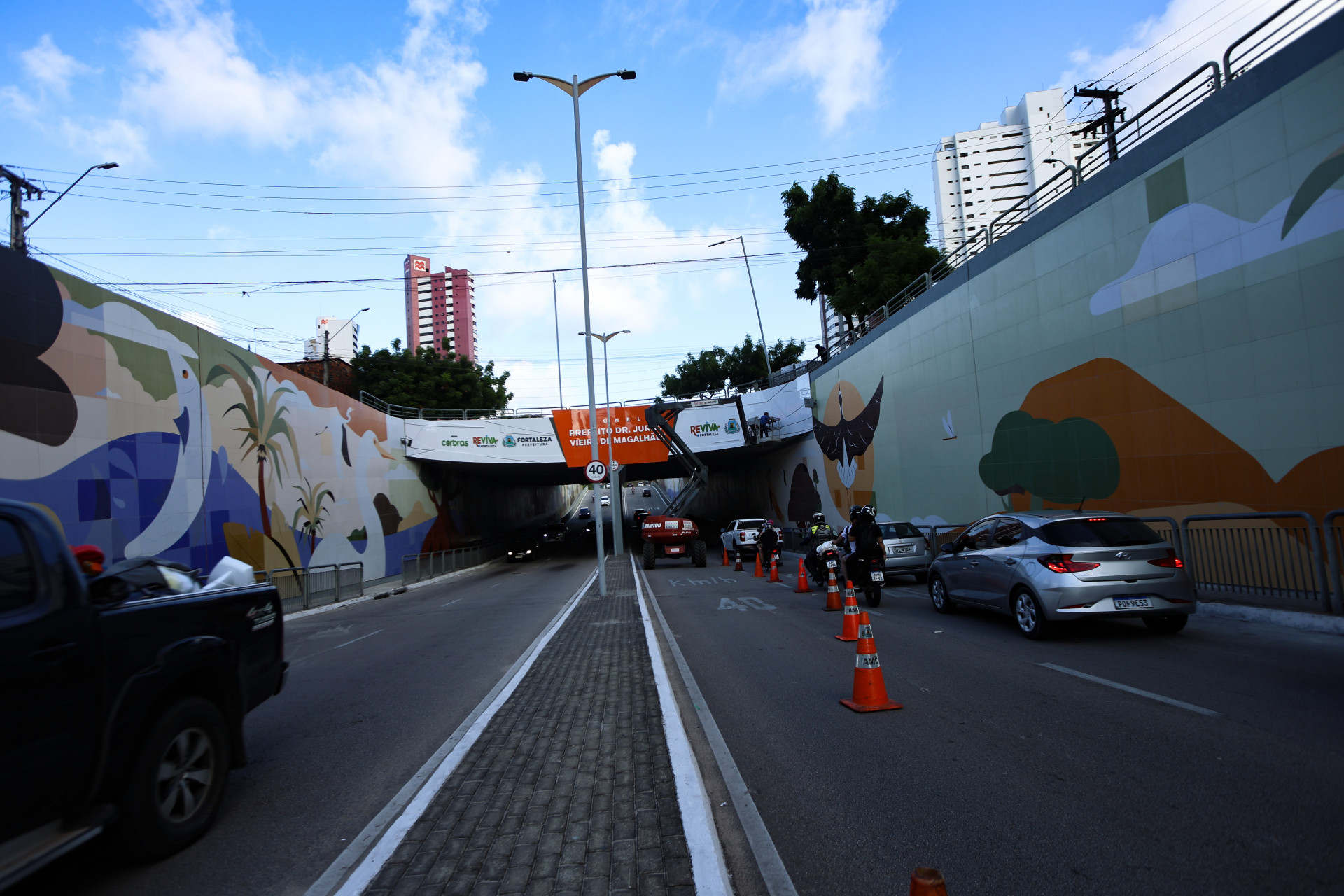 Painel tem&aacute;ticos no t&uacute;nel Juraci Vieira de Magalh&atilde;es. 