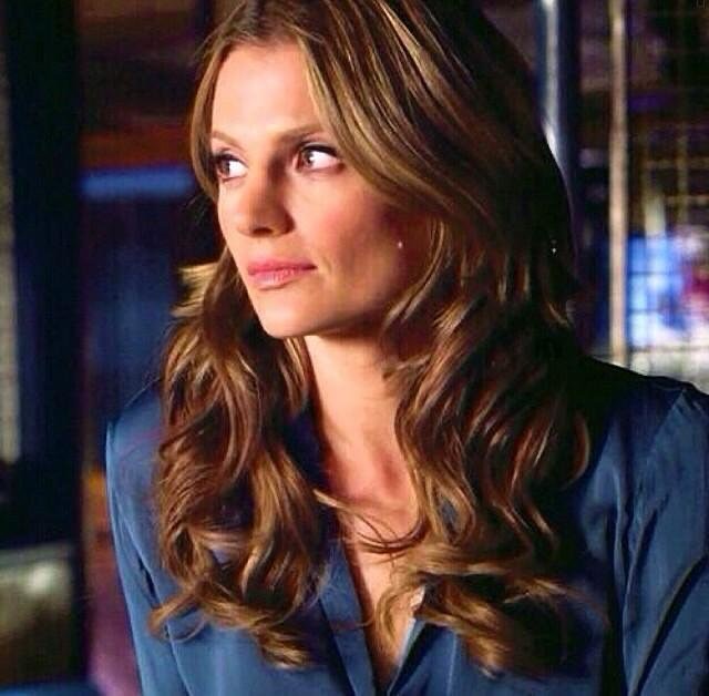 Em 2009, Stana Katic foi escolhida entre mais de 100 candidatas para interpretar a detetive Kate Beckett em Castle, série da ABC exibida entre 2009 e 2016, papel que se tornou o mais marcante de sua carreira e lhe garantiu fama internacional. A trama acompanha o escritor Richard Castle, vivido por Nathan Fillion, que passa a atuar como consultor da polícia de Nova York e se torna parceiro de Beckett.

