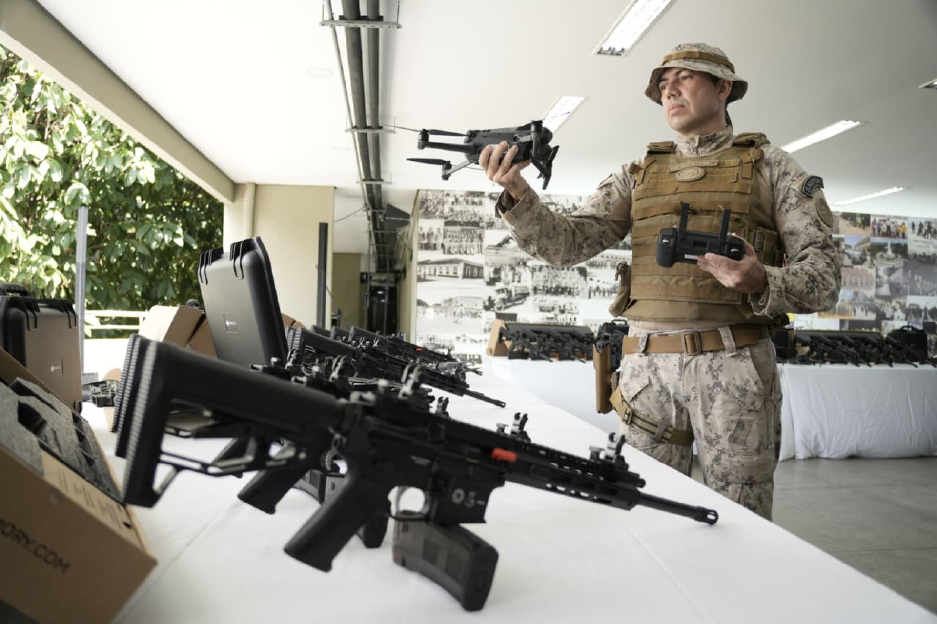 Governo fez investimento de R$ 1,5 milhão em fuzis e drones para a PMCE