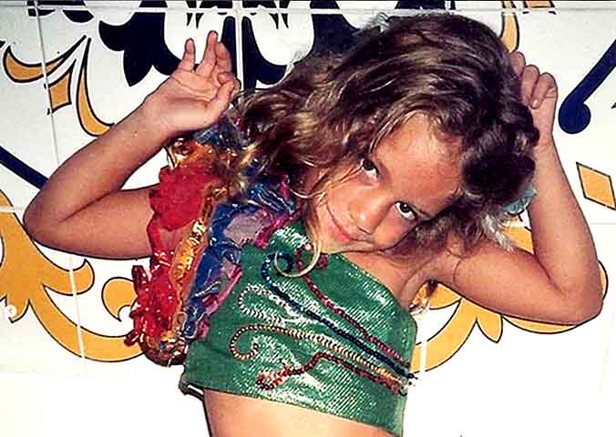 Leandra Rodrigues Leal Braz e Silva, conhecida artisticamente como Leandra Leal, nasceu no Rio de Janeiro em 8 de setembro de 1982. 
