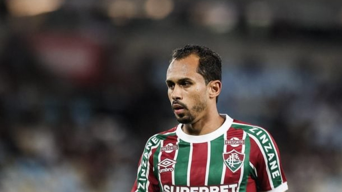 Versatilidade e experiência do jogador em grandes competições agradam ao Peixe