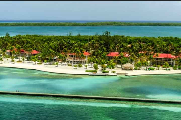 13º) Turneffe Island Resort, Belize: Além de permitir a pesca esportiva em uma das regiões mais ricas em biodiversidade do Caribe, o resort proporciona mergulhos entre cavernas e formações de estalactites.