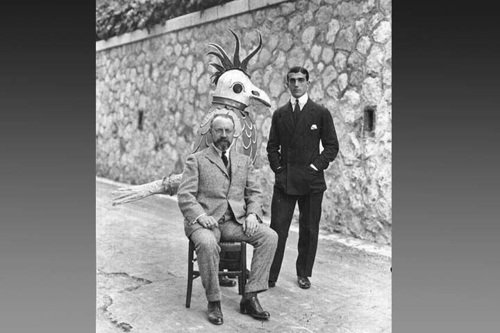 Determinado a abandonar a carreira jurídica, Matisse ingressou em escolas de arte e teve formação sólida, estudando com mestres como Gustave Moreau, que o incentivou a buscar uma linguagem pessoal sem abrir mão do rigor técnico. 
