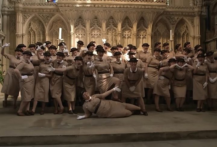 Uma curiosidade é que a primeira turma masculina se formou em 2018; antes, só eram permitidas alunas mulheres.