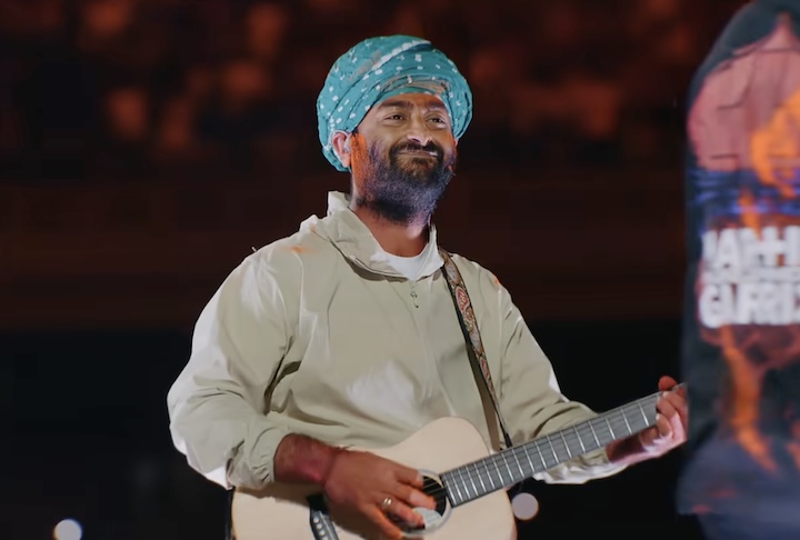 Artistas mais escutados em 2025 no mundo: Dois artistas que podem ser pouco conhecidos no Brasil abriram o top 10: a banda mexicana Fuerza Regida (10º) e o cantor e compositor indiano Arijit Singh (9º). 