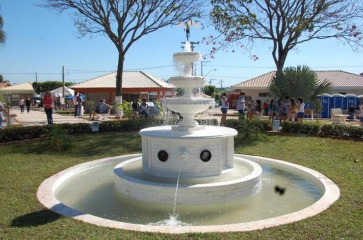 Gabriel Monteiro (SP) - 70,42 pontos  - Pequena, pacata e segura, ideal para quem busca tranquilidade. Boas políticas voltadas à saúde e educação para moradores. Comunidade unida, com grande valorização do contato humano.