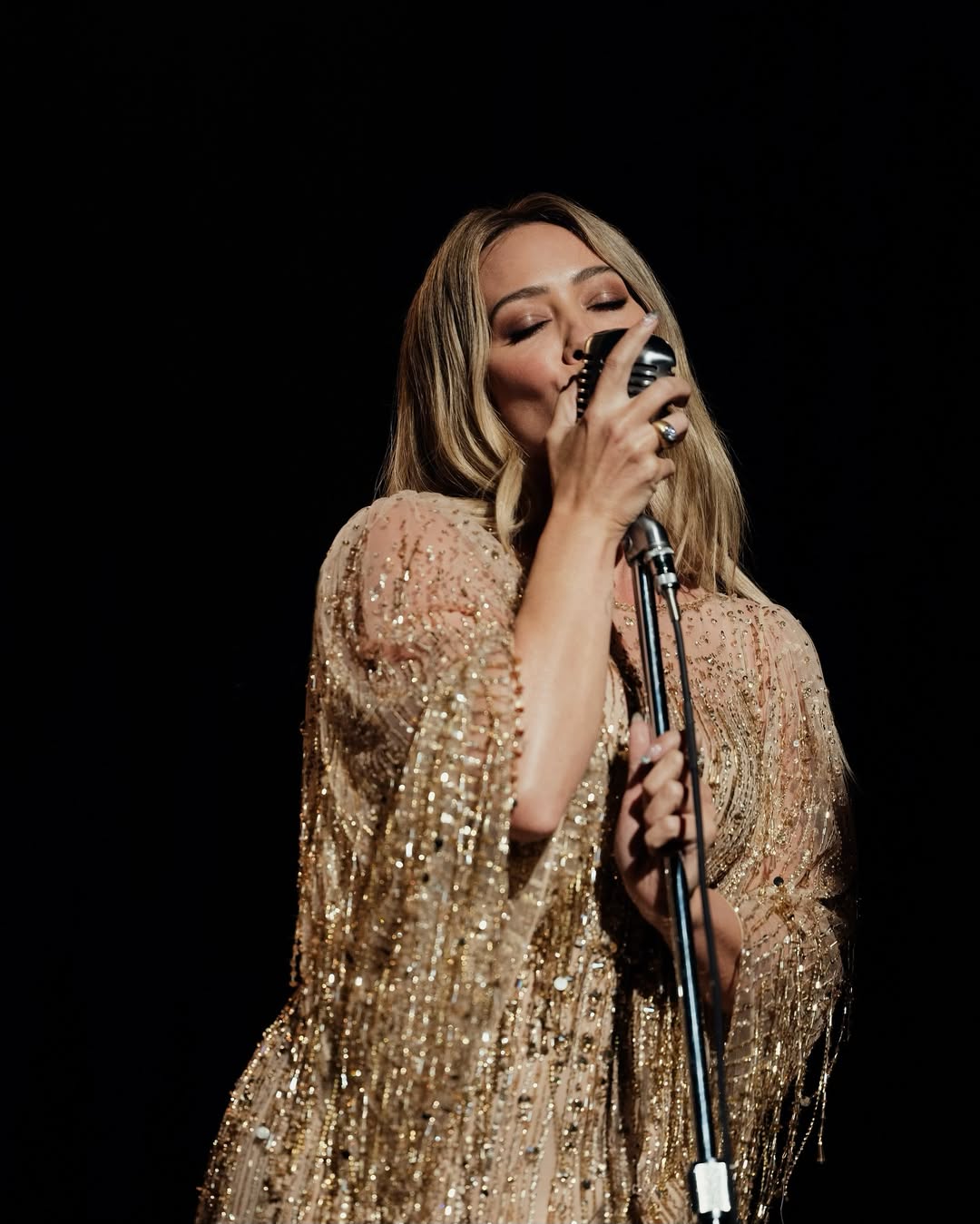 Hilary Duff está de volta ao cenário musical após mais de uma década de hiato. O novo álbum da cantora, intitulado “Luck... Or Something”, tem lançamento previsto para 20 de fevereiro de 2026. Como prévia, o single “Mature”, acompanhado de videoclipe, foi divulgado em 6 de novembro de 2025. O trabalho marca o primeiro álbum de estúdio de Duff desde 2015.
