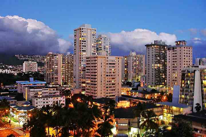 Não há uma data certa sobre a chegada dos primeiros imigrantes polinésios à cidade. Antes de Cristo, o local teve a presença de uma comunidade oriunda da Polinésia.