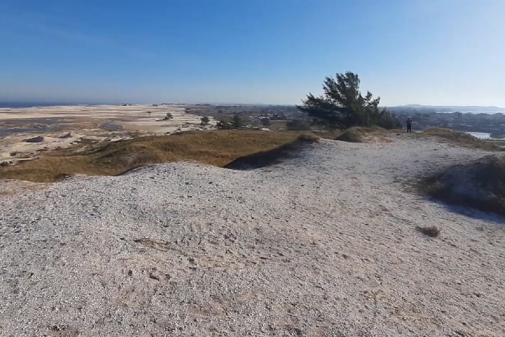 No sambaqui Jaboticabeira 2, também em Jaguaruna, pesquisas indicam que mais de 40 mil indivíduos podem ter sido enterrados ao longo de 800 anos.