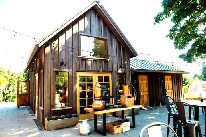 Uma combinação de camping com um certo glamour. Essa é a proposta das acomodações chamadas de 