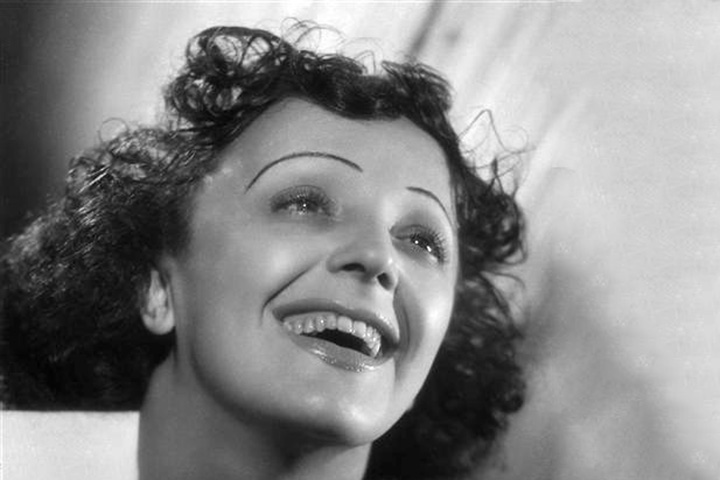 A sua infância foi marcada por privações e abandono. Ela foi deixada aos cuidados da avó paterna, que administrava um bordel na Normandia. 
