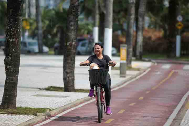 Conhecida como a 'Cidade das Bicicletas', Praia Grande é um dos municípios mais dinâmicos do litoral de São Paulo e atrai muitos turistas. Afinal, a cidade, que oferece crescimento econômico e infraestrutura de lazer, apresenta uma orla urbanizada de 22,5 km.