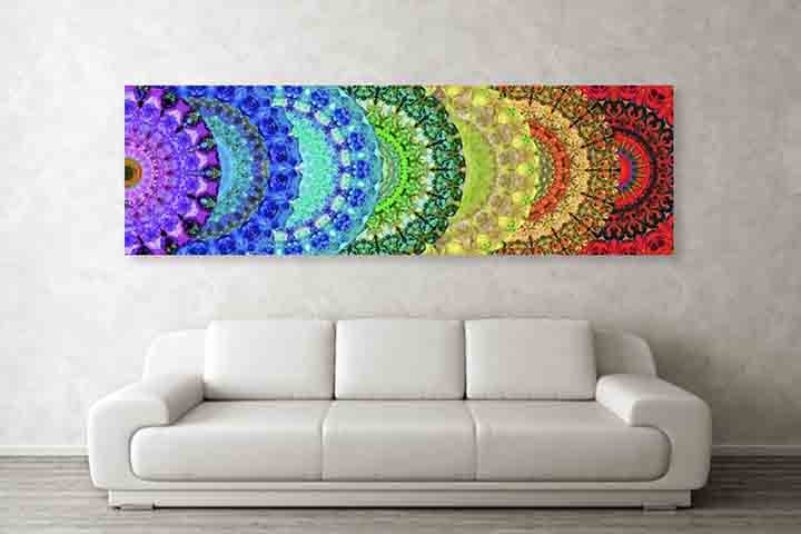 Artistas e decoradores também as apreciam por seus padrões simétricos e que criam um ambiente de harmonia em casa ou no trabalho. Mandalas geométricas modernas são populares na arte e decoração.