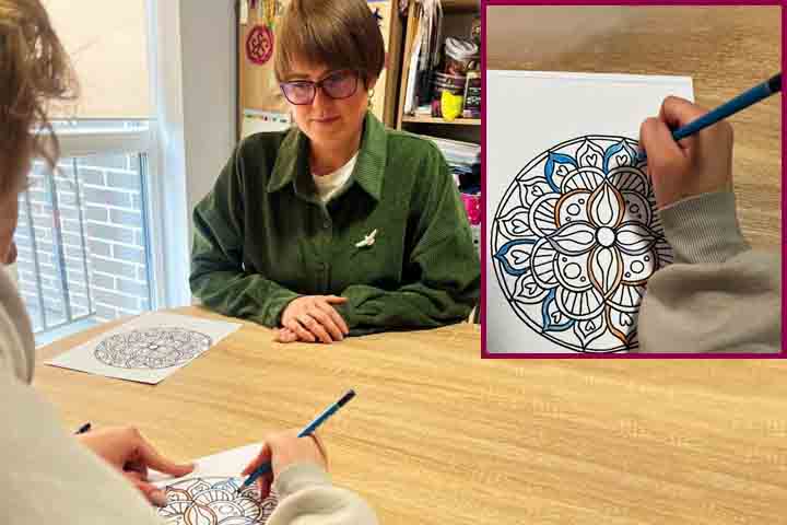 Vários psicólogos costumam utilizar mandalas para técnicas de relaxamento, estimulando a expressão emocional dos pacientes que ajuda no tratamento.
 