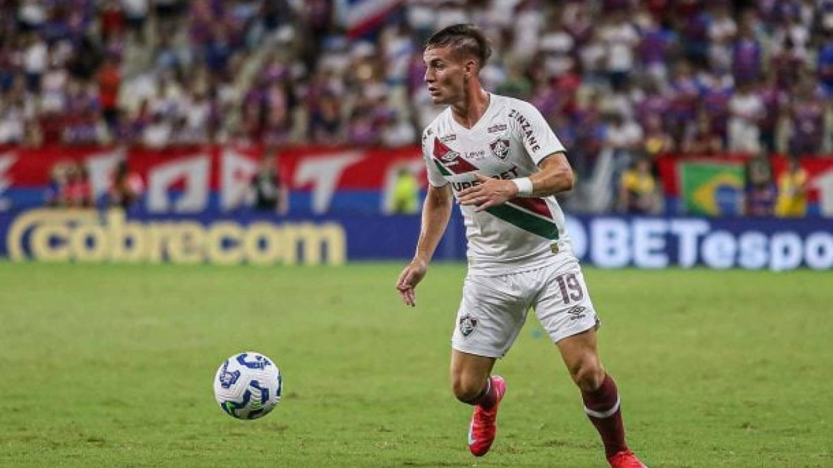 Uruguaio tem pouco espaço no Tricolor em 2025 e pode ganhar minutagem no futebol brasileiro pelo Coxa na temporada 2026