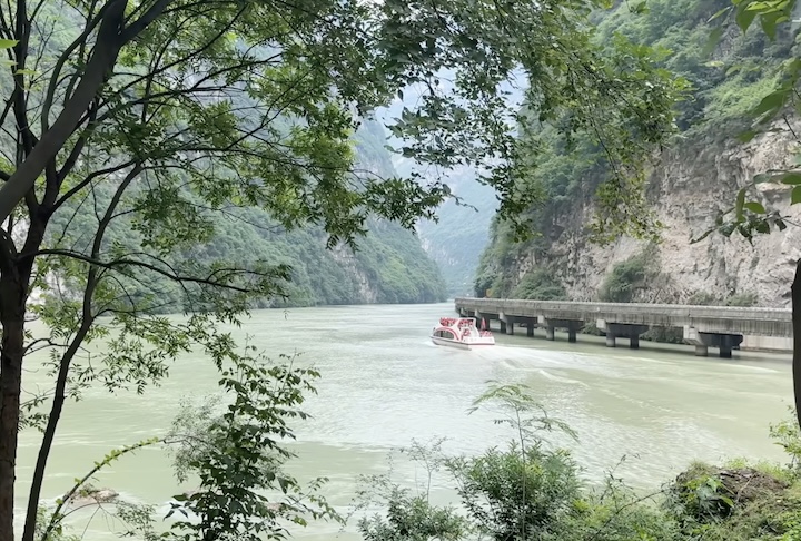 Apesar da beleza, a escolha pela permanência está ligada principalmente à segurança e estabilidade. 