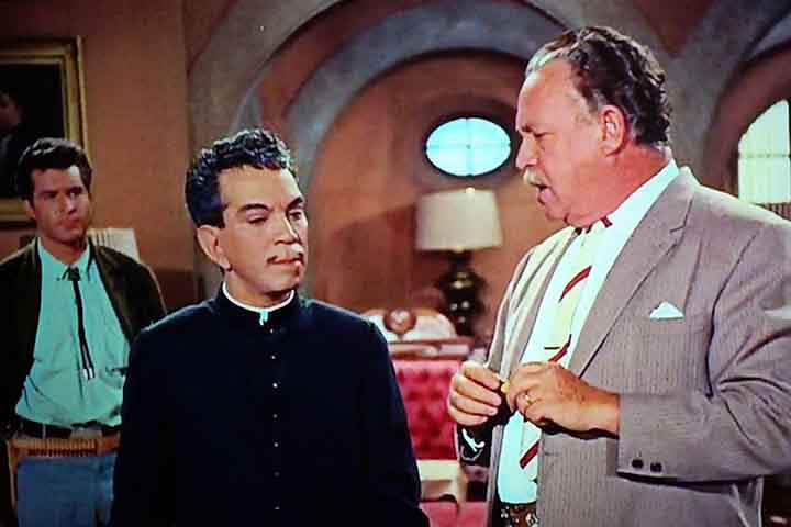 Seus filmes eram uma mistura de humor físico, comédia de erros e, sobretudo, fala com trocadilhos, diálogos longos que se enrolavam e subvertiam a linguagem para rir e denunciar as desigualdades da sociedade mexicana.
