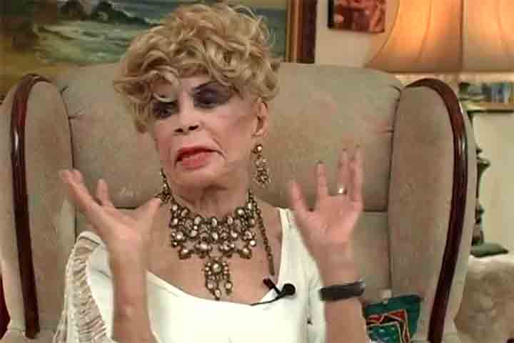 Ela não tinha medo de rir de si mesma, de falar palavrões ou de quebrar regras de comportamento feminino em um ambiente conservador, o que lhe rendeu tanto críticas quanto uma legião de admiradores.
