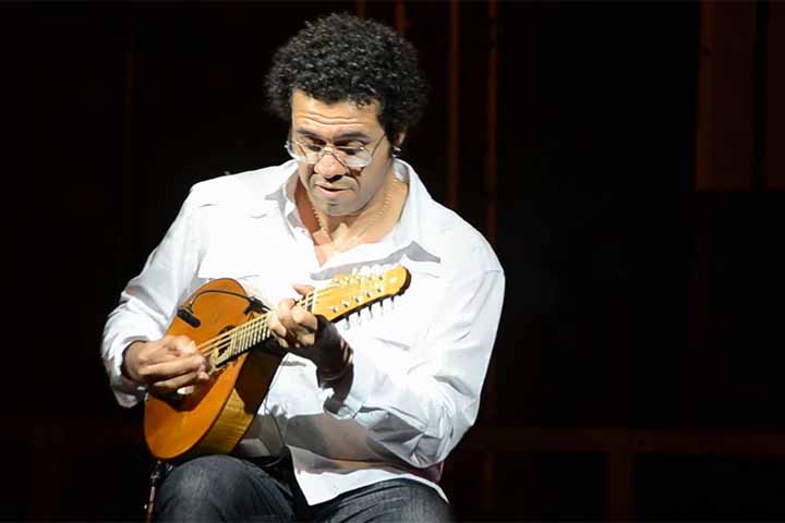 No entanto, o artista carioca não foi o único contemplado com o prêmio nesta categoria. O cubano Chucho Valdés ganhou pelo disco Cuba And Beyond, gravado com o Royal Quartet,