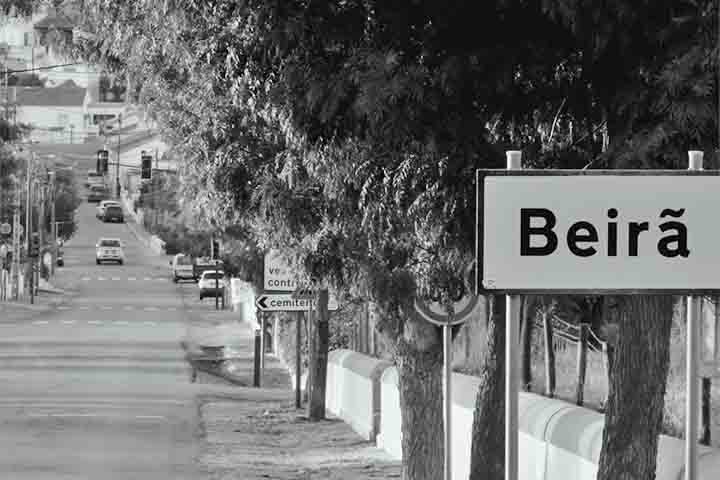 O Alentejo é a região mais extensa e uma das mais emblemáticas de Portugal, ocupando grande parte do território entre o rio Tejo, ao norte, e o Algarve, ao sul. 

