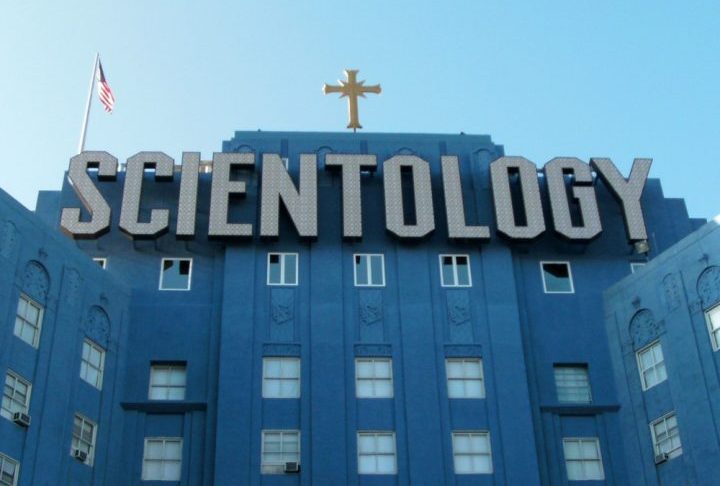 A Cientologia é uma religião e conjunto de crenças controversas fundada em 1952 pelo autor de ficção científica L. Ron Hubbard.