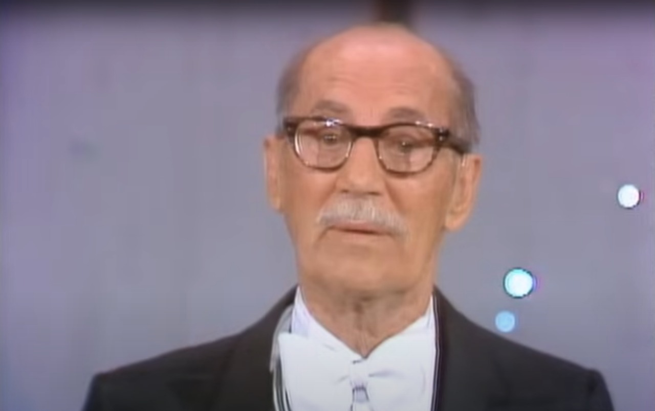 Em 1974, foi agraciado com um Oscar Honorário, em nome dos Irmãos Marx, como reconhecimento por seu impacto duradouro no cinema.