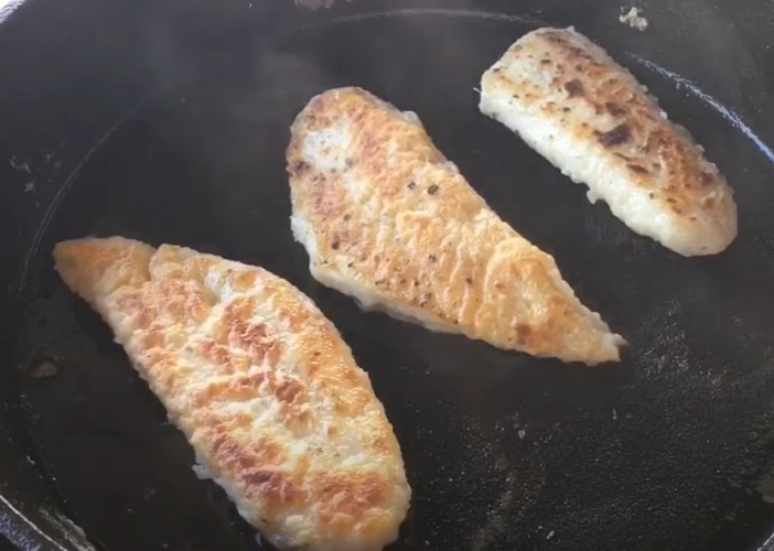 Para quem procura por peixes sem espinhas, ideal para crianças por exemplo, as principais sugestões são: Tilápia, Cação, Merluza e Linguado.