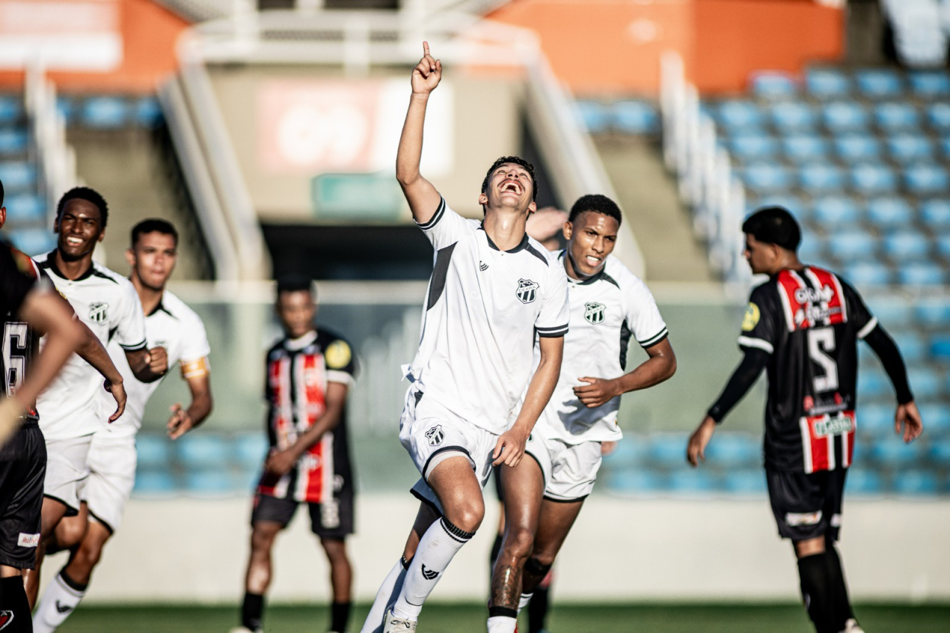 Pedro Esli, atleta do Ceará sub-20, comemora gol contra o Caucaia na taça Fares Lopes (Foto: Gabriel Silva / Ceará SC)