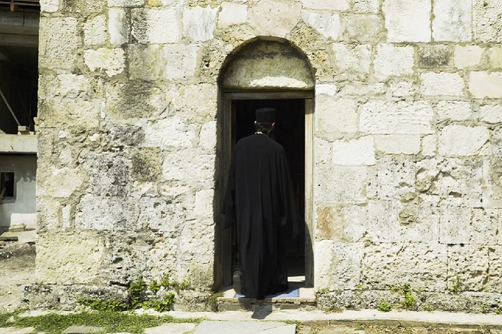 Por enquanto, apenas eles têm permissão para acessar o cume, mas as obras de renovação iniciadas em 2009 têm como objetivo tornar o local acessível ao público geral no futuro. 