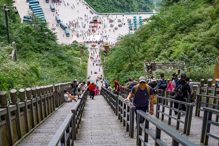 Outro destaque são os 999 degraus que levam até a Heaven’s Gate, representando para os nativos uma espécie de ascensão espiritual. 