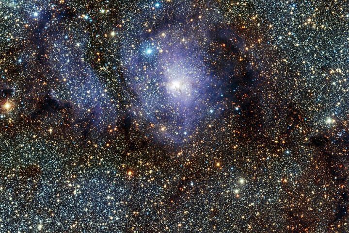 Por fim, vale lembrar que o Sol é apenas uma das bilhões de estrelas da Via Láctea, e existem outras bilhões de outras galáxias no universo ainda não descobertas ou nem sequer exploradas.