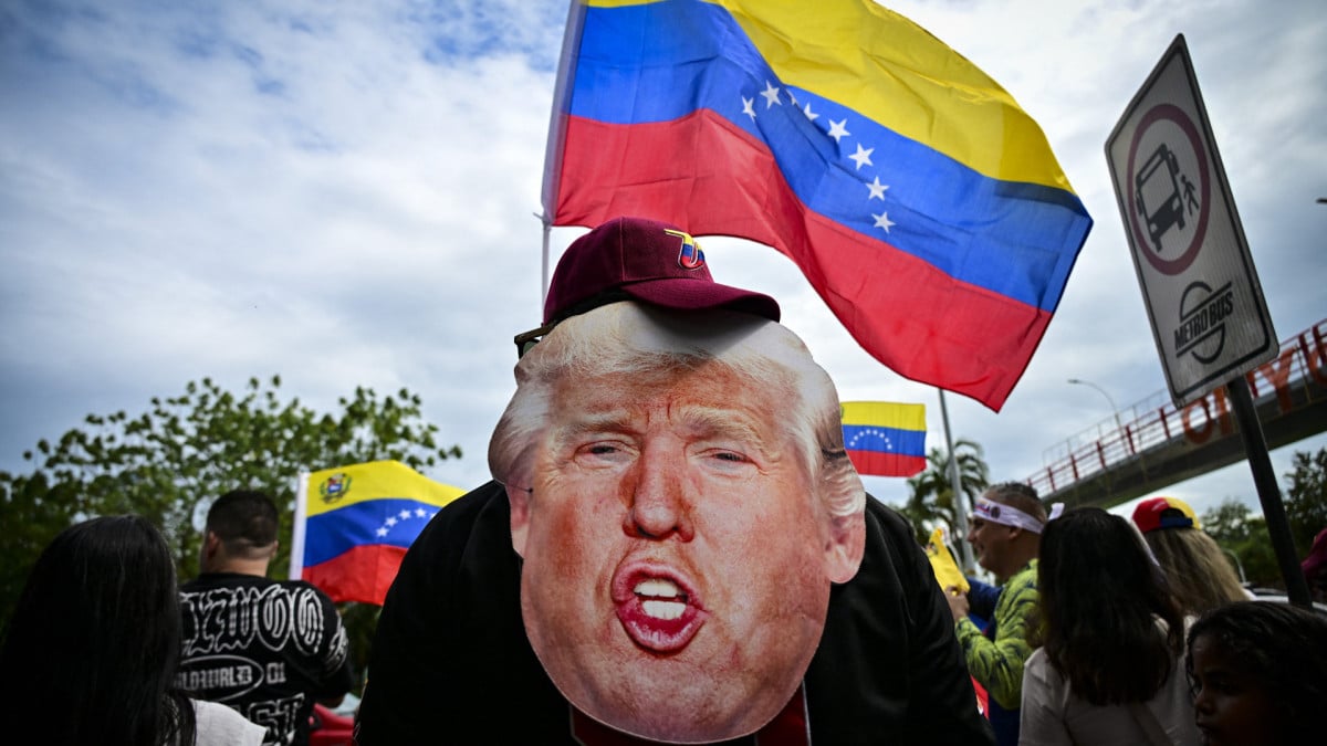 Donald Trump afirmou no s&aacute;bado que as for&ccedil;as americanas capturaram o l&iacute;der da Venezuela, Nicol&aacute;s Maduro, ap&oacute;s bombardear a capital Caracas e outras cidades