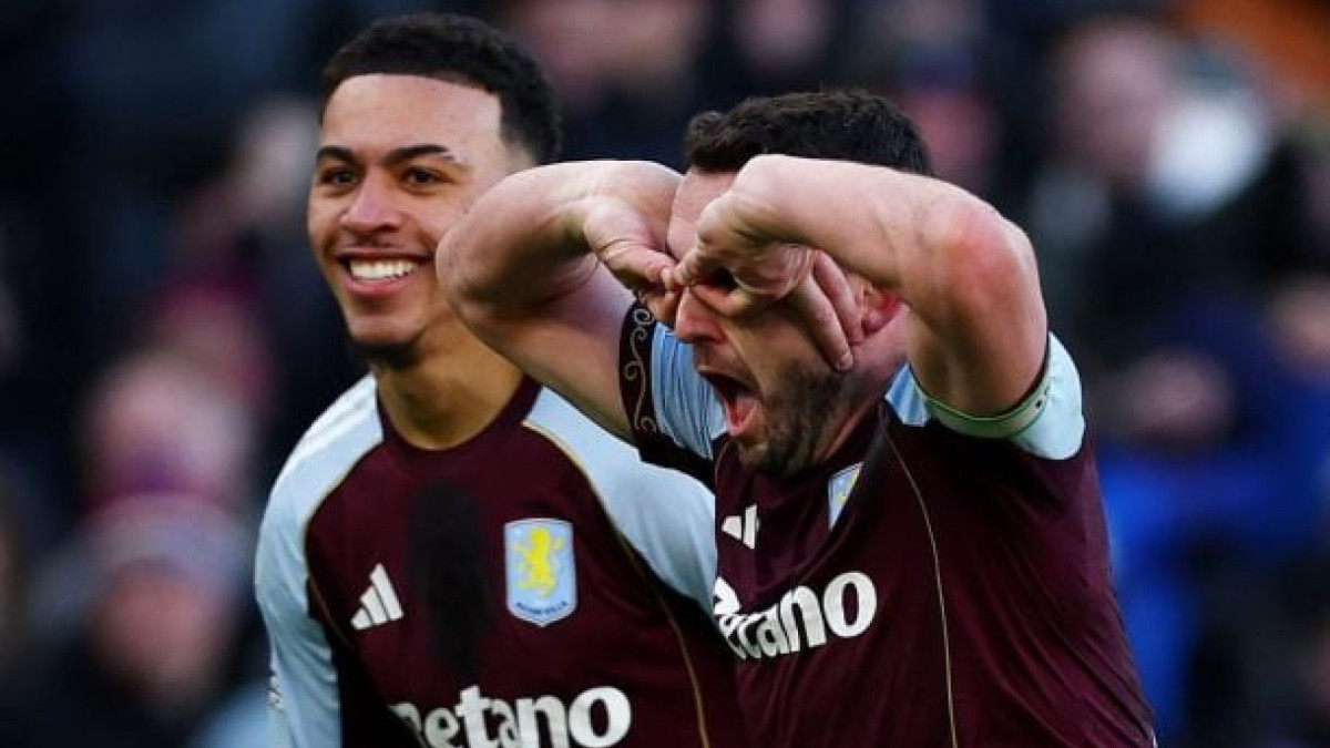 Goleiro, ex-Botafogo, erra no terceiro gol da derrota por 3 a 1 e chora ao precisar ser substituído por lesão; Aston Villa assume vice-liderança