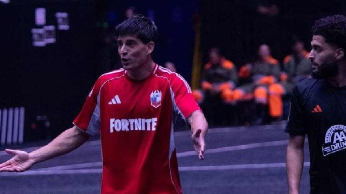 Goleiro chileno brilha na reta final e ajuda equipe a somar sua primeira vitória na competição, em jogo de muitas falhas