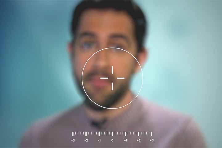 A presbiopia é uma condição natural do envelhecimento que compromete a elasticidade da lente interna do olho. 
