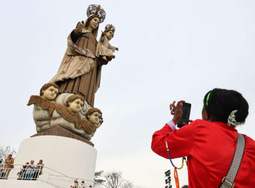 Estátua de Nossa Senhora do Carmo de 40 metros é inaugurada com santuário no Ceará.
 