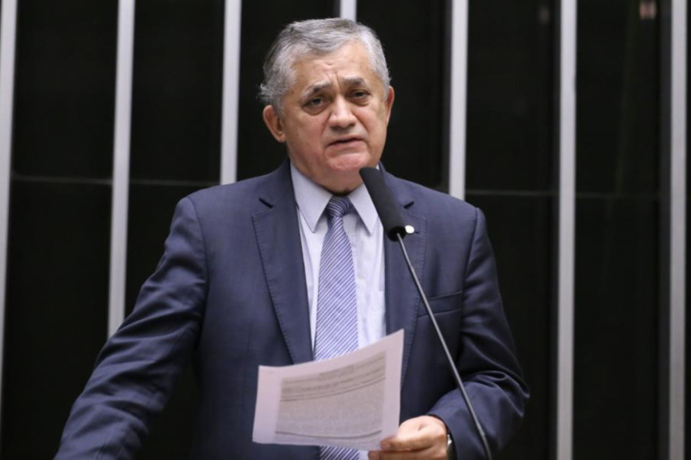 Deputado federal e l&iacute;der do Governo Lula, Jos&eacute; Guimar&atilde;es (PT)