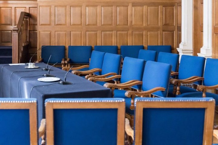 A grande questão é: como ninguém vive no trecho de Idaho, é impossível formar um júri local, tornando qualquer julgamento inconstitucional.