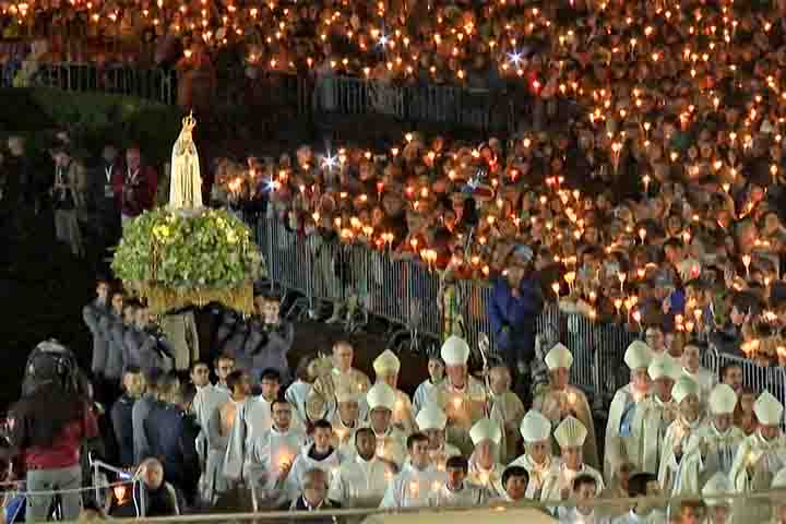 O Santuário é um grande complexo religioso que abrange diversos espaços de oração e celebração. 
