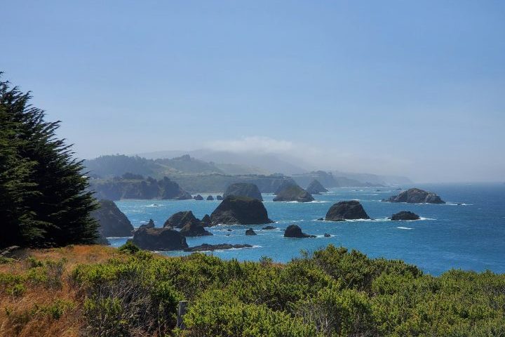 Um relatório da ONU publicado em 2024 indica que o nível do oceano na região subiu até 15 centímetros nos últimos 30 anos, superando a média global de 10 centímetros.