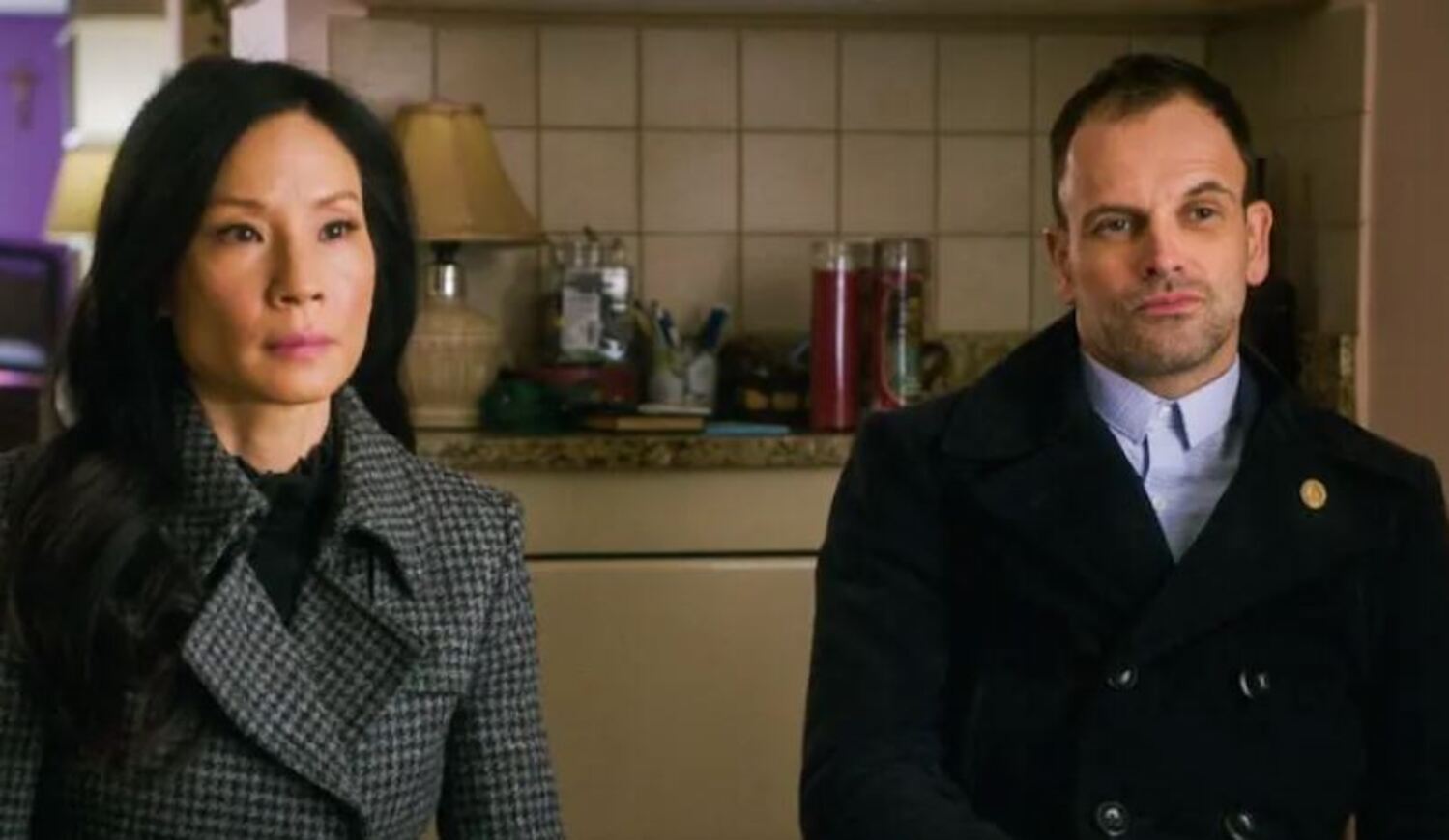 Lucy Liu (2 de dezembro de 1968) - A atriz é conhecida por seus papéis como Alex em As Panteras e como Joan Watson na série Elementary. Em 2019, recebeu uma estrela na Calçada da Fama de Hollywood, sendo a segunda mulher de origem asiática a ter esse feito.
