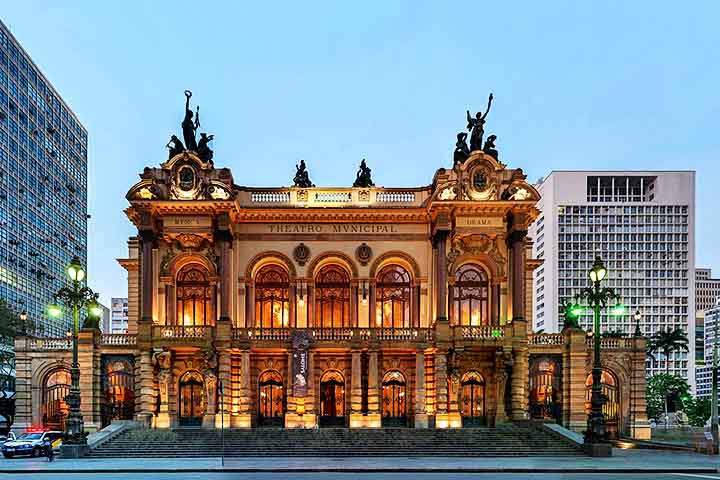 Fundado em 12 de setembro de 1911, o Theatro Municipal de São Paulo completou 114 anos como um dos marcos culturais mais emblemáticos da capital paulista e também do Brasil. 
