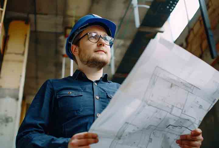 6. Engenheiros (Outros) – R$ 9.451 - Inclui engenheiros de diversas especializações que não se enquadram nas categorias anteriores, com atuação em múltiplos setores da economia.  