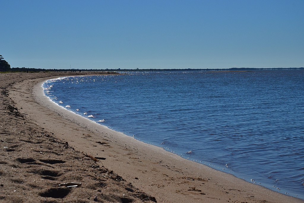 Pouca gente se dá conta, mas o maior lago da América do Sul está no Brasil - no estado do Rio Grande do Sul. A Lagoa dos Patos impressiona não só por suas dimensões (com mais de 250 km de extensão), mas também pela importância histórica, econômica e ecológica.