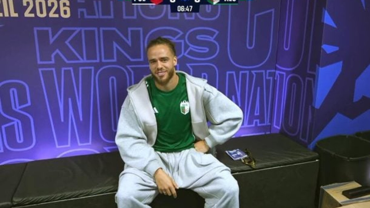 Pouco utilizado por Juan Pablo Vojvoda, atacante acompanhou de perto a vitória da Argélia enquanto tem futuro indefinido no Peixe