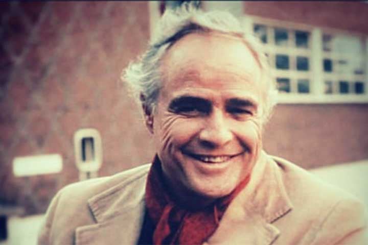 Marlon Brando - Considerado um dos maiores atores do século 20, teve a genialidade acompanhada de episódios de temperamento difícil. Durante as filmagens de “Apocalypse Now”, de Francis Ford Coppola, chegou ao set acima do peso, sem ter lido o roteiro e fazendo exigências que atrasaram o trabalho. Histórias semelhantes marcaram outros projetos. 
