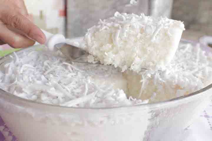 Outro aspecto relevante é como a tapioca conversa com a ideia de brasilidade. A mandioca é uma base de vários pratos tradicionais e representa uma herança direta da culinária indígena. Sua presença continua marcante em diferentes regiões do país. 
