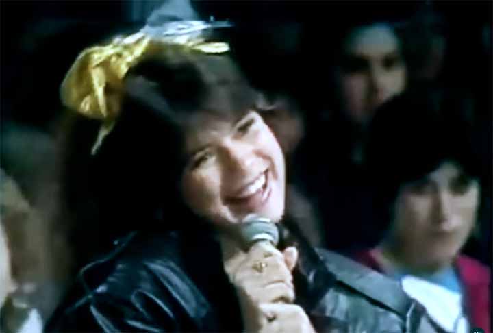 Mara Maravilha é uma cantora, compositora, apresentadora, atriz e empresária brasileira. Ainda na infância, já apresentava a versão local do Clube do Mickey pela TV Itapoan, então emissora afiliada ao SBT, para todo o estado da Bahia. 